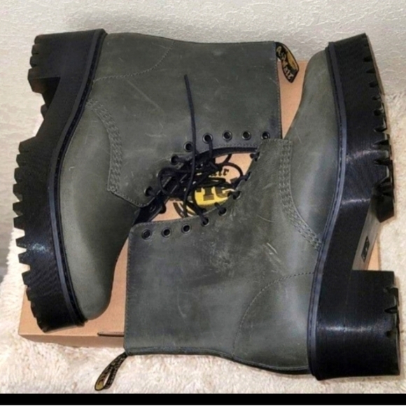 Dr. Martens Shriver HI Boots - Picture 10 of 12